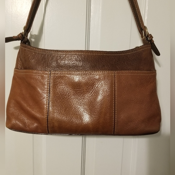 Etienne Aigner 100% Brown Leather Med Shoulder Bag w/ Brass Buckle - Picture 4 of 13